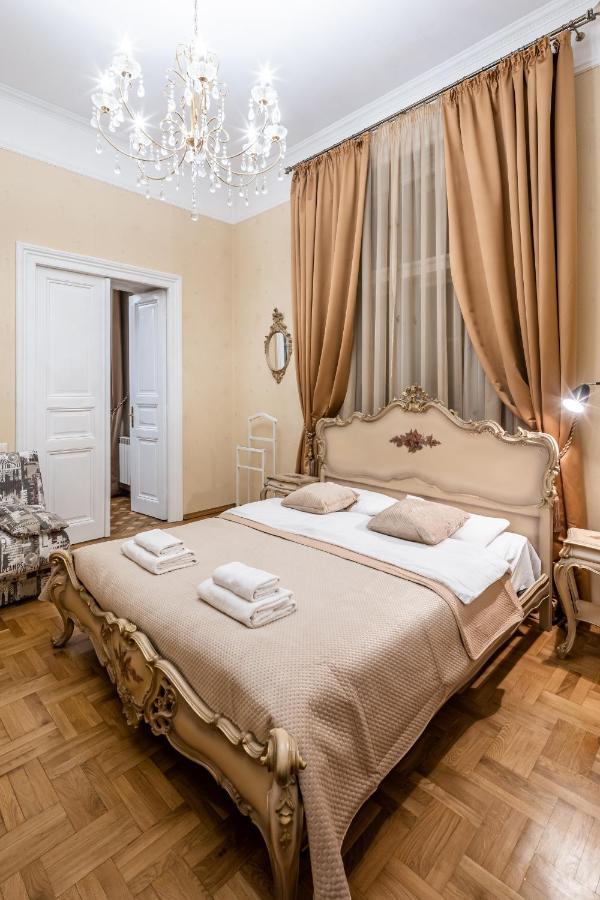 3 Bedrooms Royal Italian Style In An Austrian Building, Parking, Balcony Lemberg Exterior foto